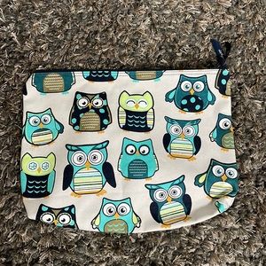 Thirty-ONE Large Zipper Pouch Blue Green Owl Pattern